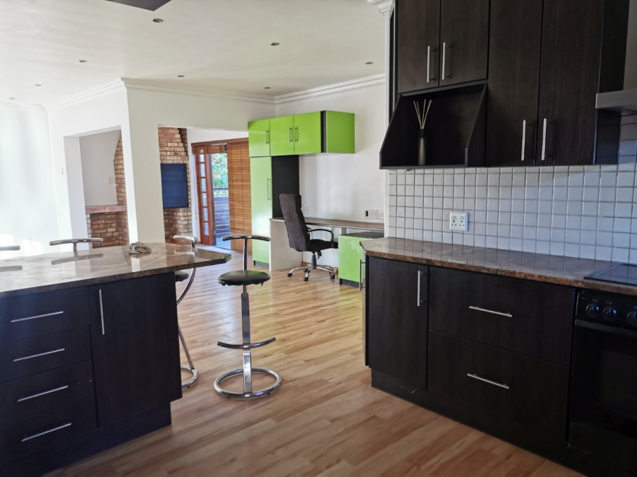 To Let 3 Bedroom Property for Rent in Summerstrand Eastern Cape